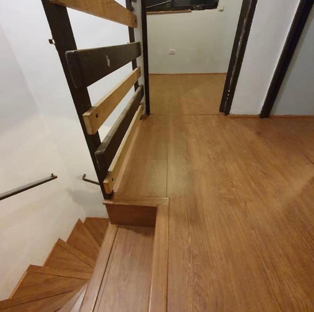 Piso Flotante 8 mm Pino 2.4 m2 - Imagen 3