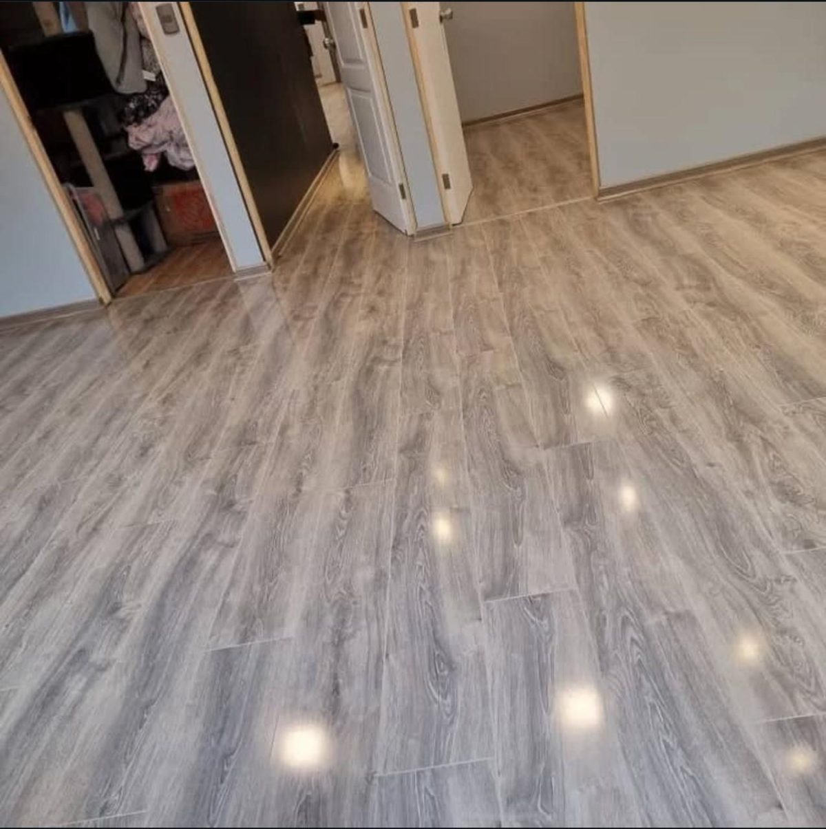 Piso Flotante Brillante 8 mm Dark Grey 2.4 m2 - Imagen 3